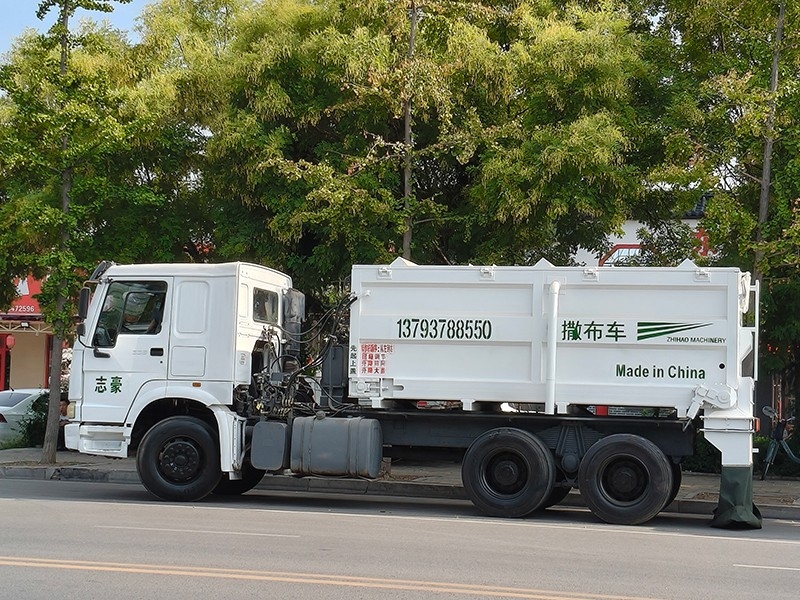 12方撒布车