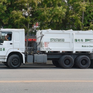 12方撒布车