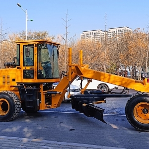120型自行式平地机